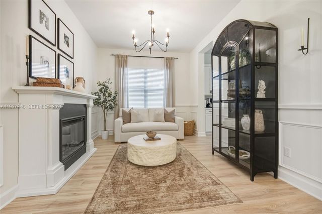 5413 Pecan Dr, Loxahatchee, FL 33470