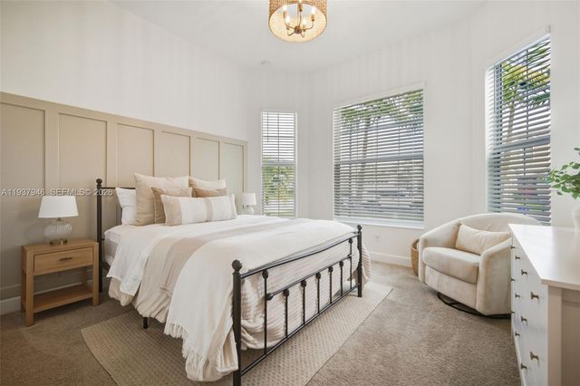 5413 Pecan Dr, Loxahatchee, FL 33470