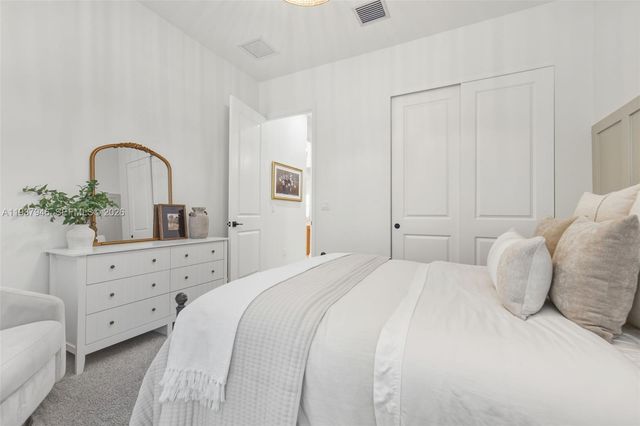 5413 Pecan Dr, Loxahatchee, FL 33470