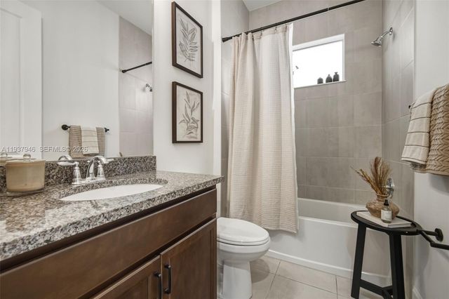 5413 Pecan Dr, Loxahatchee, FL 33470