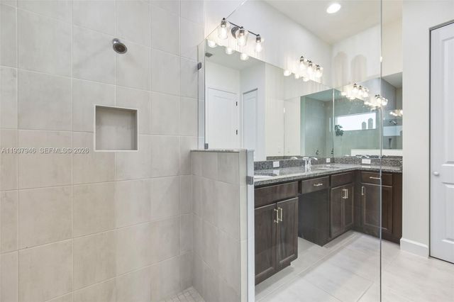 5413 Pecan Dr, Loxahatchee, FL 33470