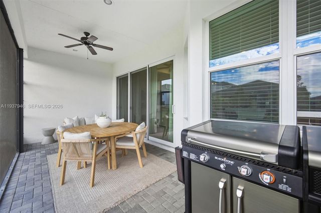 5413 Pecan Dr, Loxahatchee, FL 33470