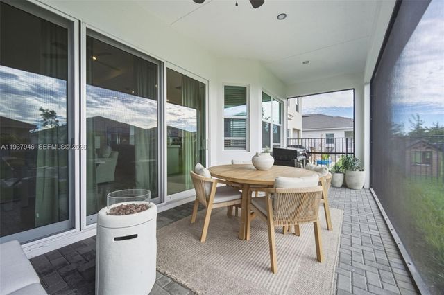 5413 Pecan Dr, Loxahatchee, FL 33470