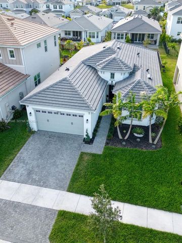 5413 Pecan Dr, Loxahatchee, FL 33470