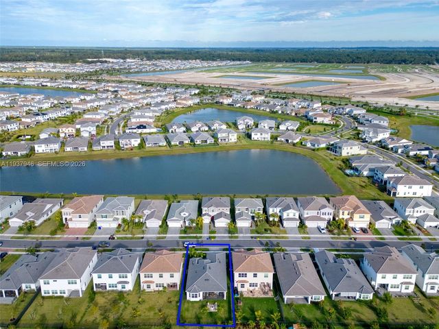 5413 Pecan Dr, Loxahatchee, FL 33470