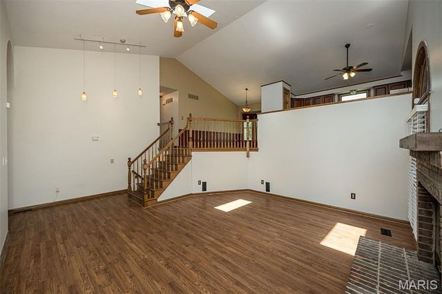 16740 N Fork Ridge Drive, Florissant, MO 63034