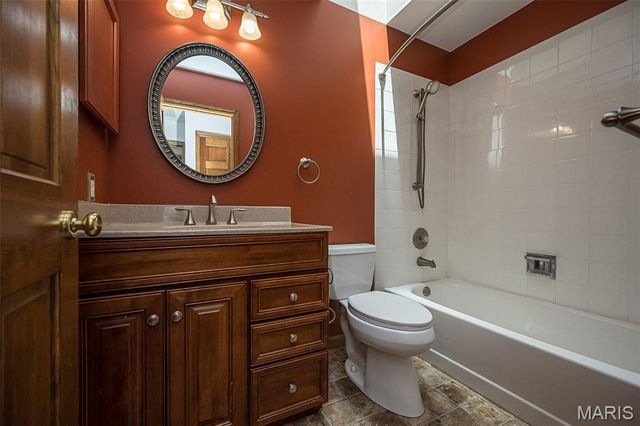 16740 N Fork Ridge Drive, Florissant, MO 63034