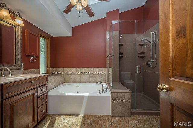 16740 N Fork Ridge Drive, Florissant, MO 63034