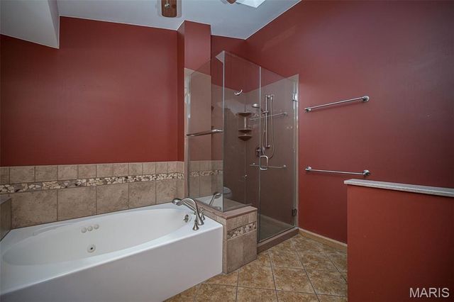16740 N Fork Ridge Drive, Florissant, MO 63034