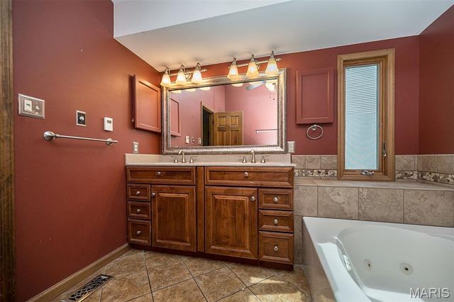16740 N Fork Ridge Drive, Florissant, MO 63034