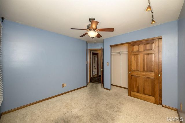 16740 N Fork Ridge Drive, Florissant, MO 63034