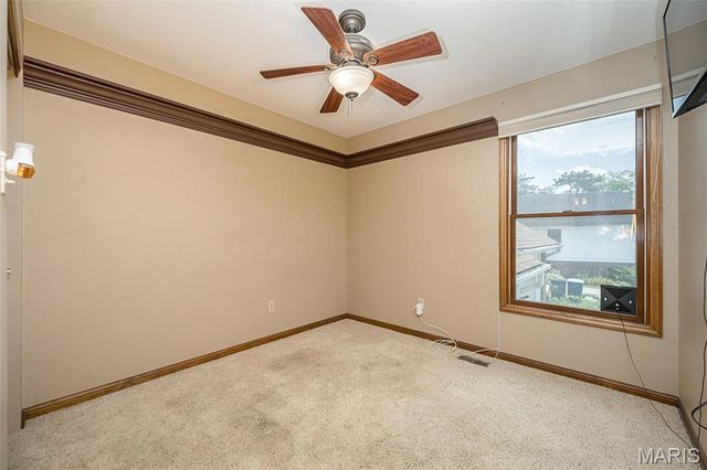 16740 N Fork Ridge Drive, Florissant, MO 63034
