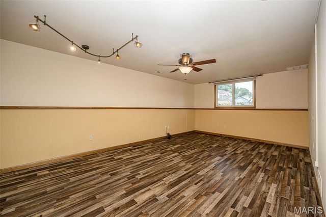 16740 N Fork Ridge Drive, Florissant, MO 63034