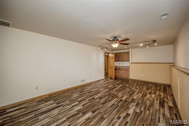 16740 N Fork Ridge Drive, Florissant, MO 63034