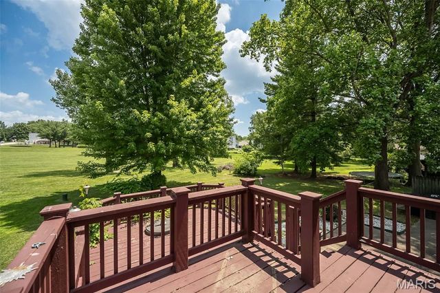 16740 N Fork Ridge Drive, Florissant, MO 63034