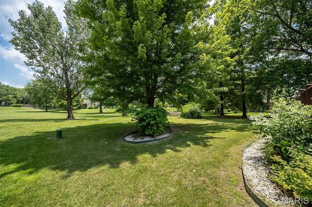 16740 N Fork Ridge Drive, Florissant, MO 63034