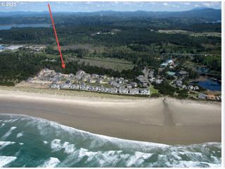 5725 Sw ARBOR Dr, South Beach, OR 97366