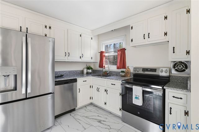 12041 Corianna Ln, Midlothian, VA 23113