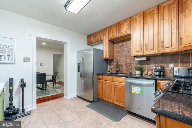 2528 CARPENTER ST, Philadelphia, PA 19146