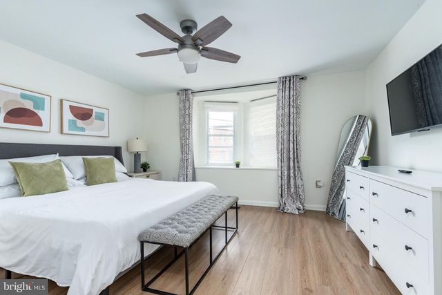 2528 CARPENTER ST, Philadelphia, PA 19146