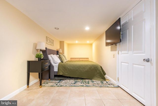 2528 CARPENTER ST, Philadelphia, PA 19146