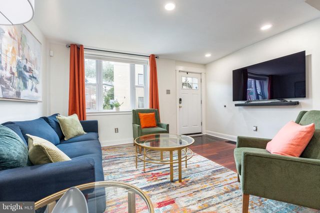 2528 CARPENTER ST, Philadelphia, PA 19146