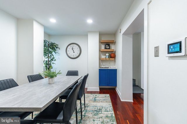 2528 CARPENTER ST, Philadelphia, PA 19146