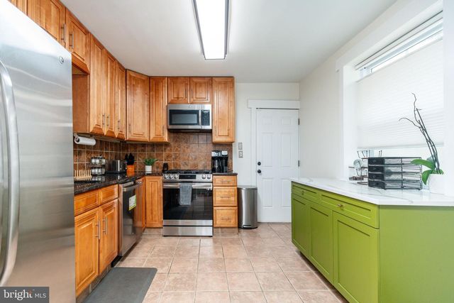 2528 CARPENTER ST, Philadelphia, PA 19146