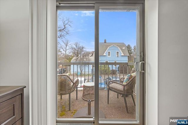 33 Poplar Avenue 8, Hackensack, NJ 07601
