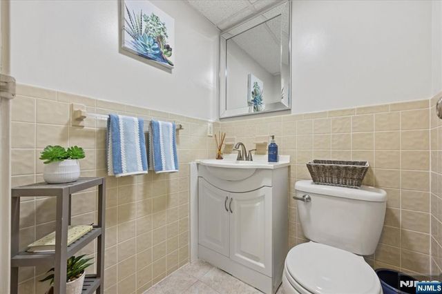 33 Poplar Avenue 8, Hackensack, NJ 07601