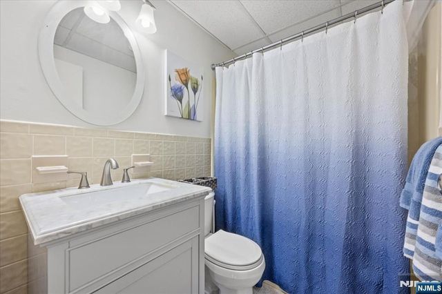 33 Poplar Avenue 8, Hackensack, NJ 07601