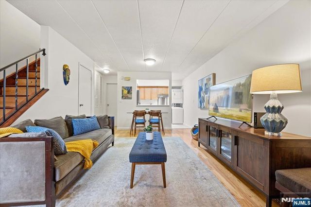 33 Poplar Avenue 8, Hackensack, NJ 07601