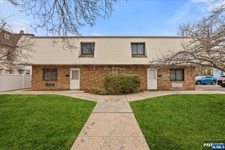 33 Poplar Avenue 8, Hackensack, NJ 07601