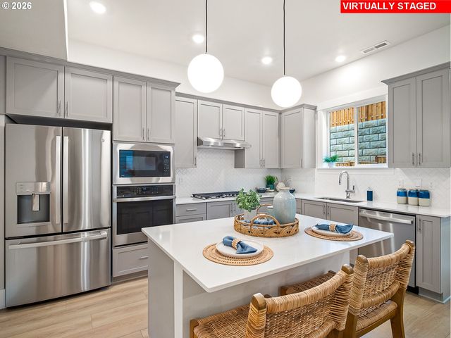 11882 Sw Strobel Rd, Beaverton, OR 97007