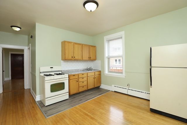 5141 W ROSCOE Street 1R, Chicago, IL 60641