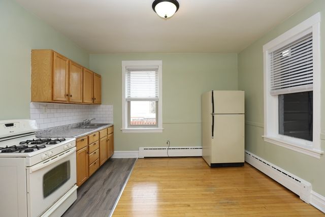 5141 W ROSCOE Street 1R, Chicago, IL 60641