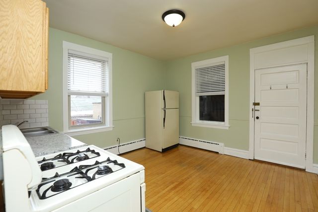 5141 W ROSCOE Street 1R, Chicago, IL 60641