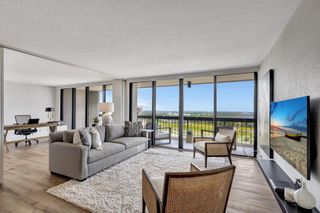 2425 Presidential Way 2002, West Palm Beach, FL 33401