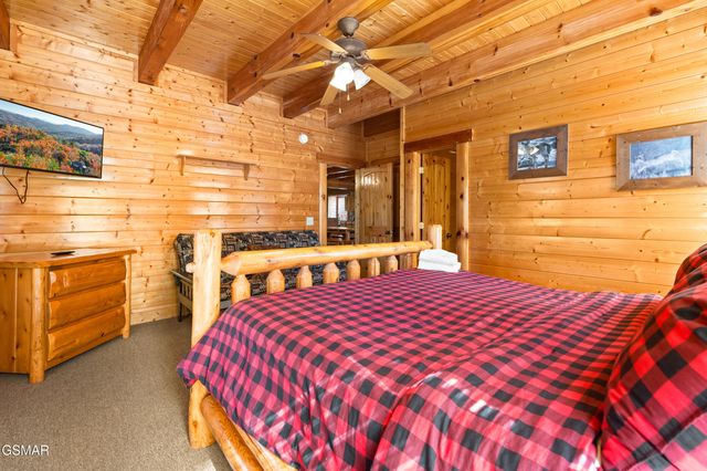 1009 Cricket Wood Way, Sevierville, TN 37862