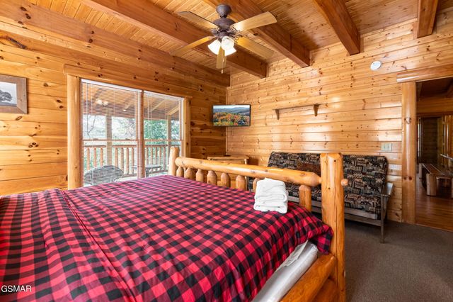 1009 Cricket Wood Way, Sevierville, TN 37862