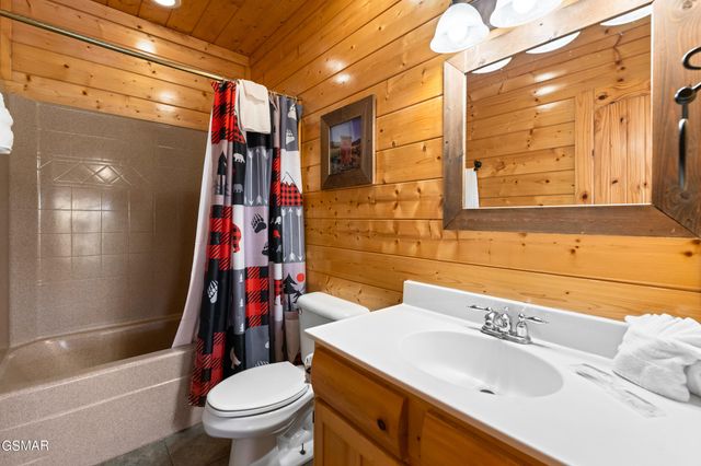 1009 Cricket Wood Way, Sevierville, TN 37862
