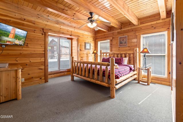 1009 Cricket Wood Way, Sevierville, TN 37862
