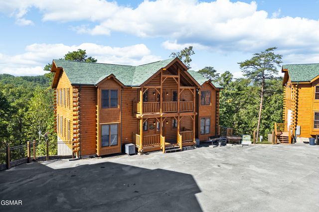 1009 Cricket Wood Way, Sevierville, TN 37862