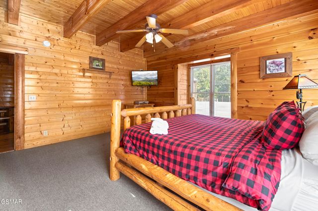 1009 Cricket Wood Way, Sevierville, TN 37862