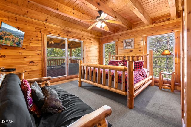 1009 Cricket Wood Way, Sevierville, TN 37862