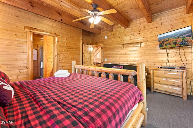 1009 Cricket Wood Way, Sevierville, TN 37862