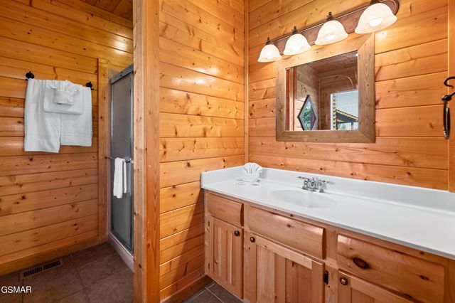1009 Cricket Wood Way, Sevierville, TN 37862