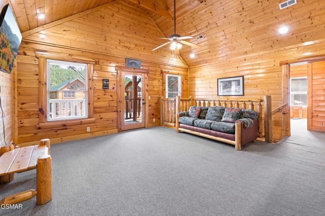 1009 Cricket Wood Way, Sevierville, TN 37862