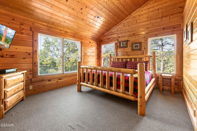 1009 Cricket Wood Way, Sevierville, TN 37862