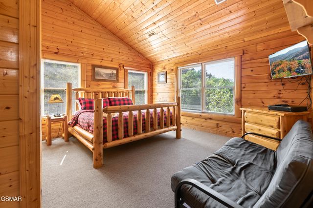 1009 Cricket Wood Way, Sevierville, TN 37862